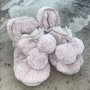Mukluks furry slippers